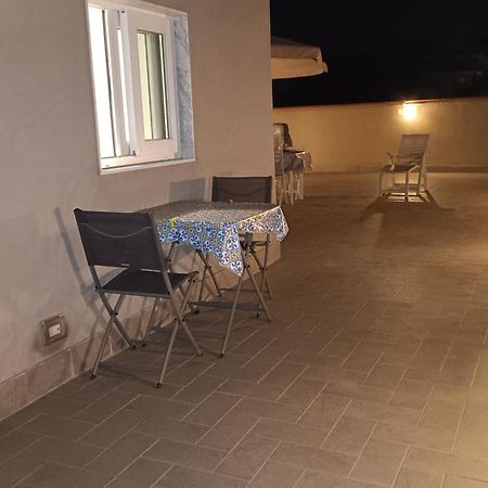 Apartamento Il Rifugio Degli Artisti Nápoles Exterior foto