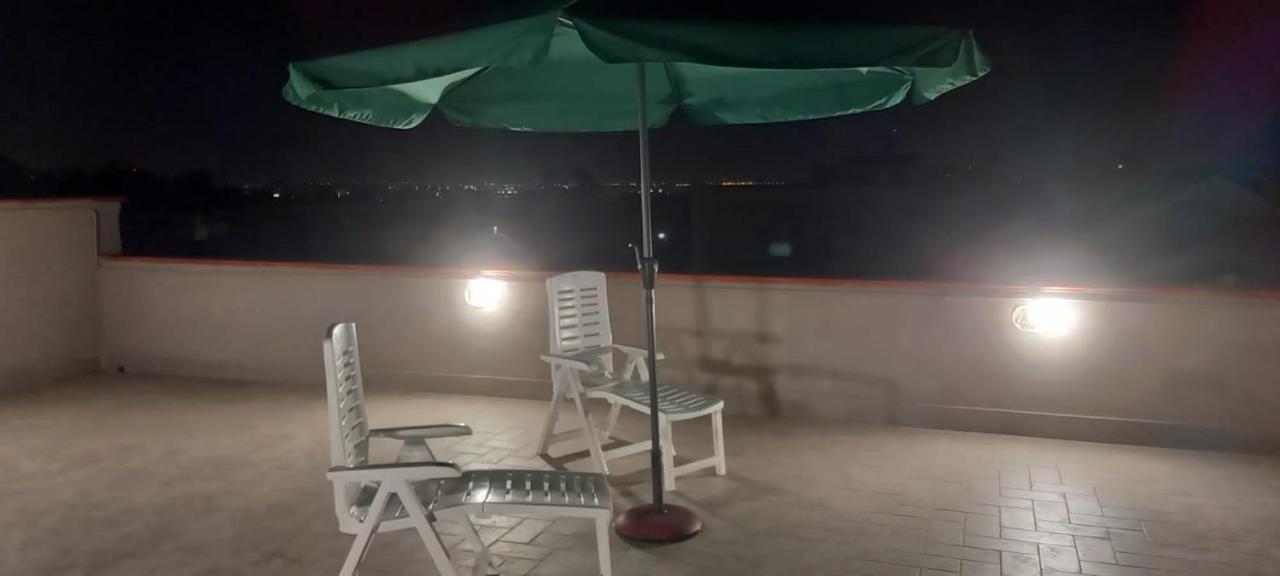 Apartamento Il Rifugio Degli Artisti Nápoles Exterior foto